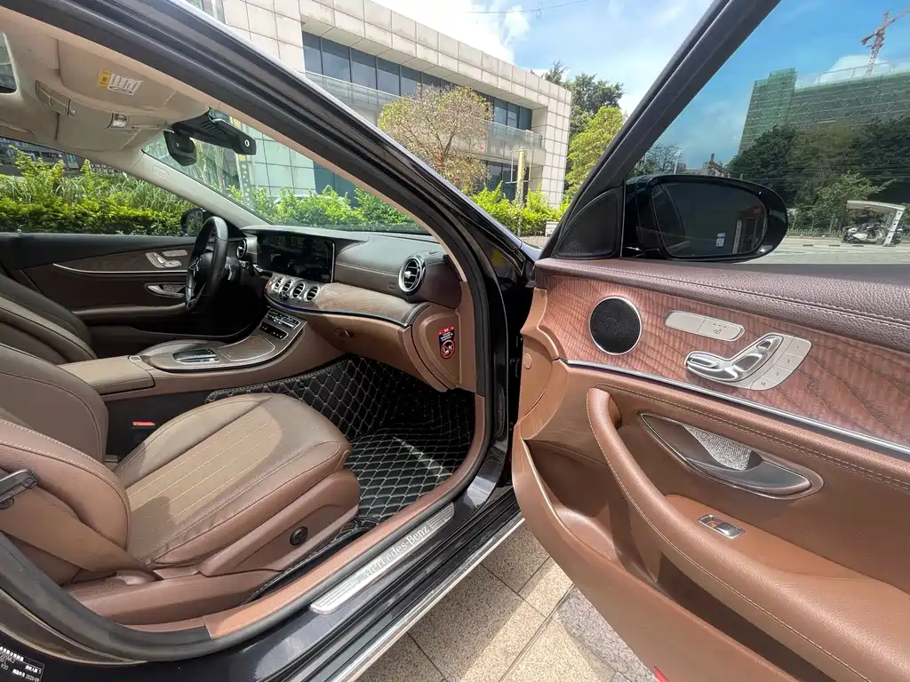 Mercedes-Benz E-Class 2021 — фото 20
