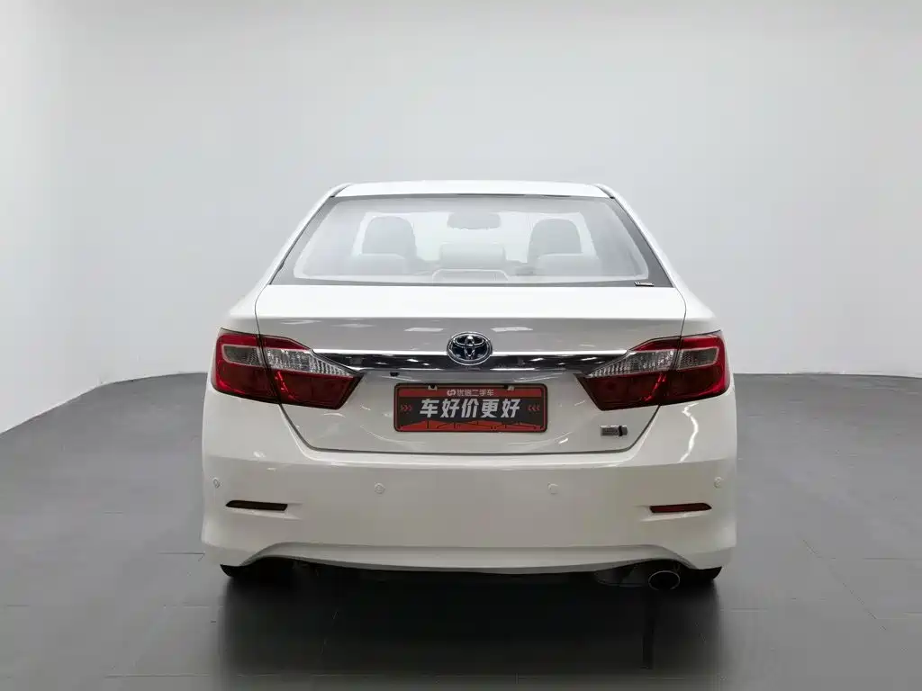 Toyota Camry 2015 — фото 4