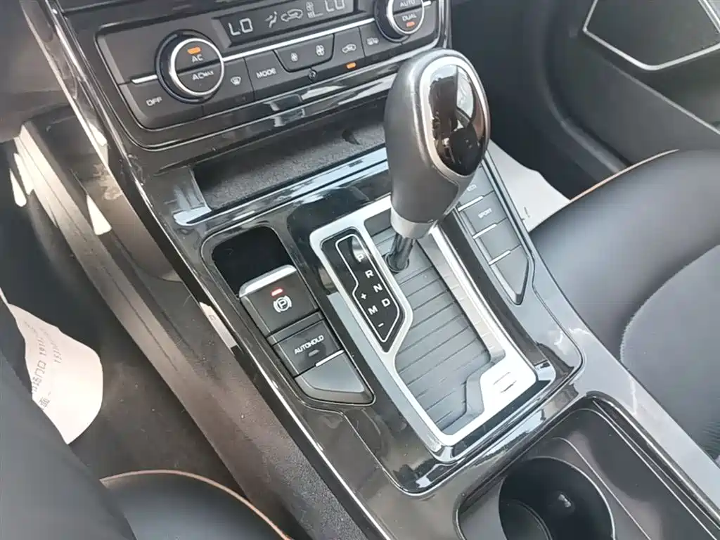 Geely Emgrand GL 2020 — фото 14