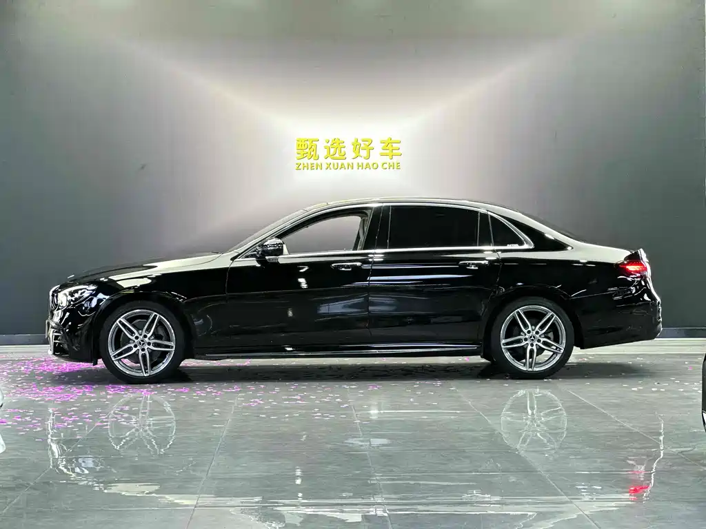 Mercedes-Benz E-Class 2022 — фото 9