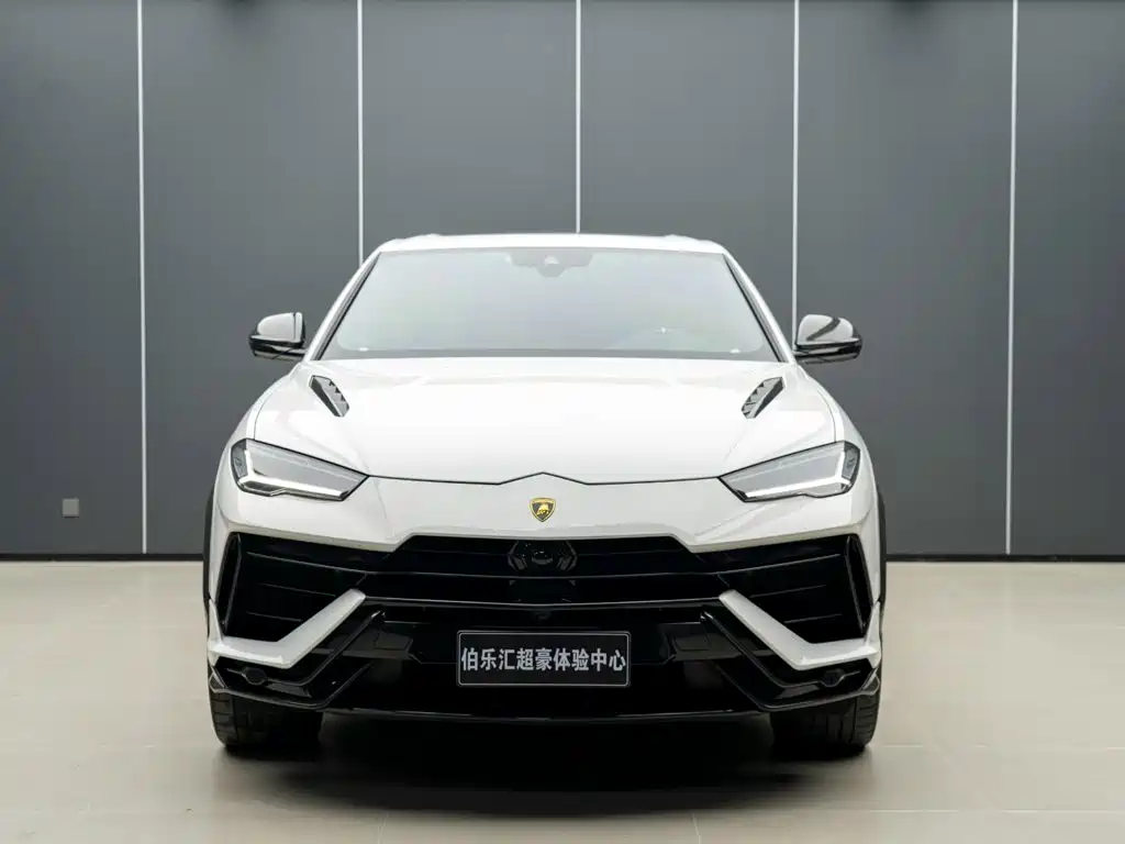 Lamborghini Urus 2024 — фото 3