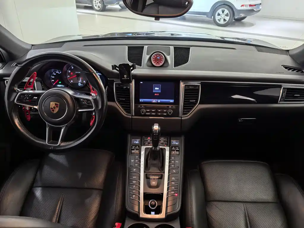 Porsche Macan 2018 — фото 6