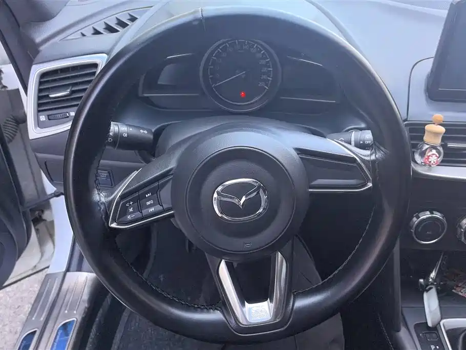 Mazda CX-4 2018 — фото 15