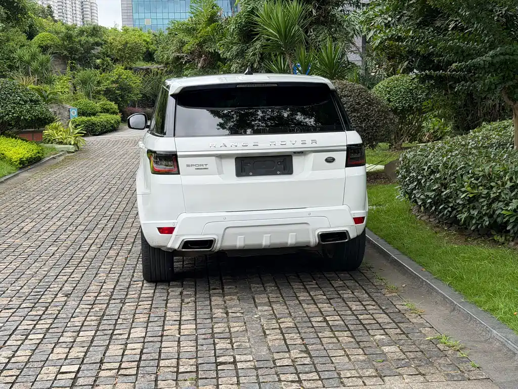 Land Rover Range Rover Sport 2017 — фото 9