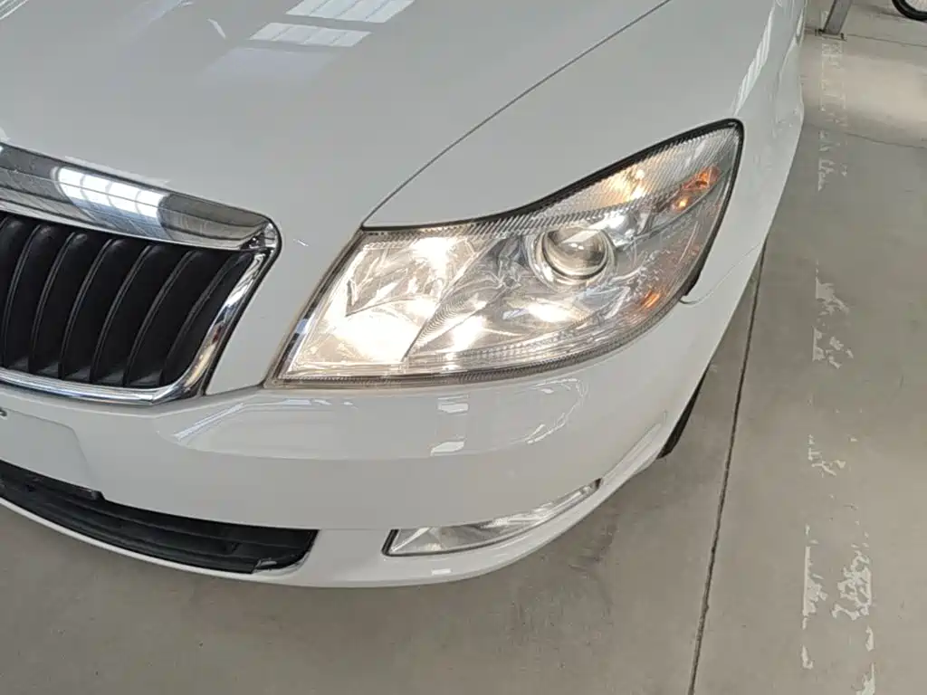 Skoda Octavia 2015 — фото 24