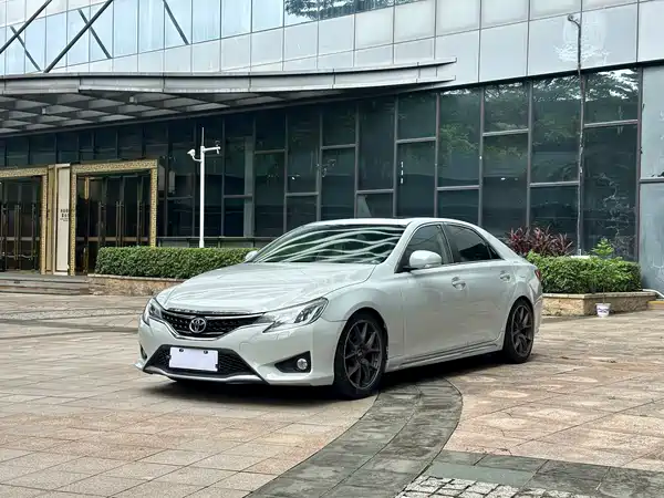 Toyota Reiz 2011