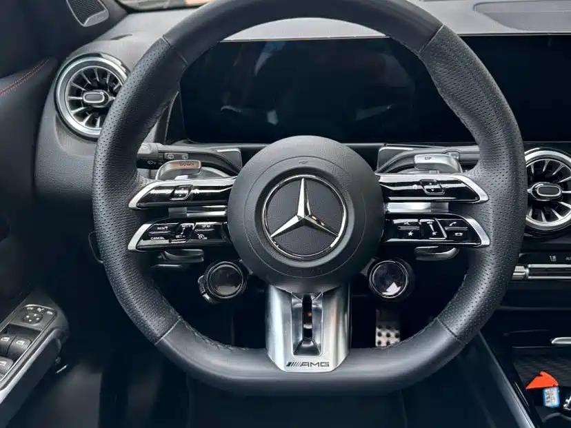 Mercedes-Benz GLB AMG 2025 — фото 5