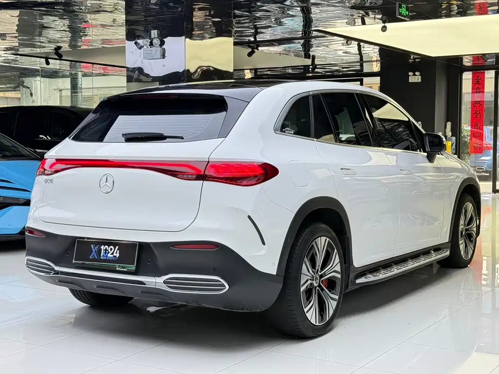 Mercedes-Benz EQE SUV 2024 — фото 4