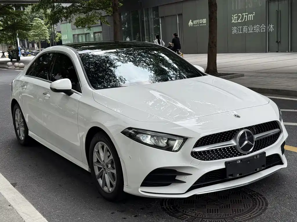Mercedes-Benz A-Class 2022 — фото 1