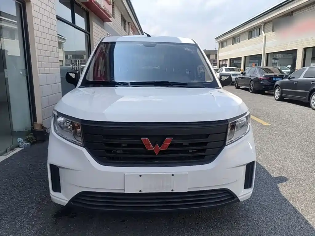 Wuling Hongguang PLUS 2024