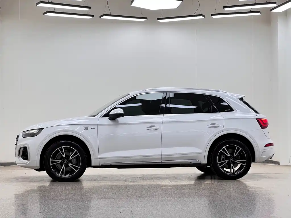 Audi Q5L 2023 — фото 5