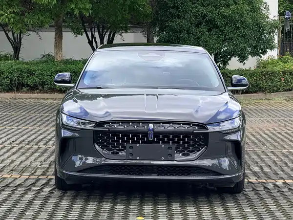 Lincoln Z 2024