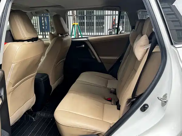 Toyota RAV4 2014