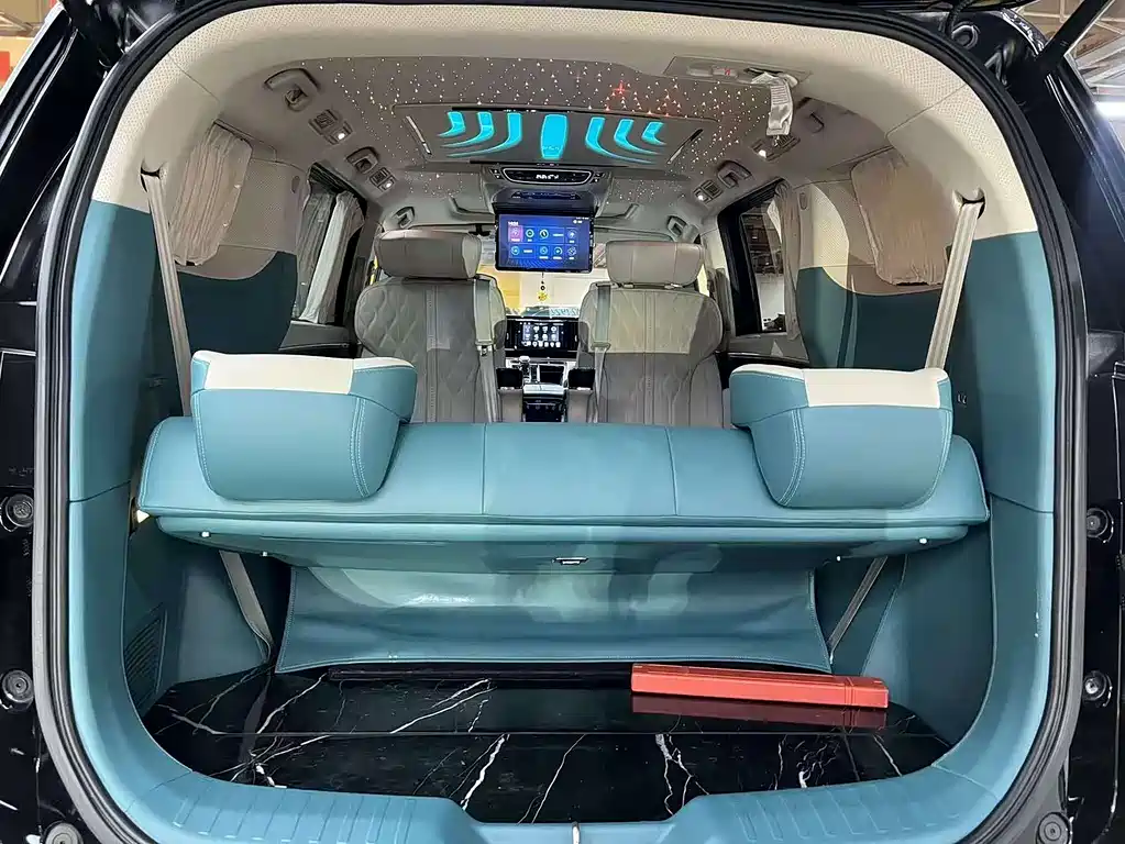 GAC Motor Trumpchi M8 2022 — фото 9