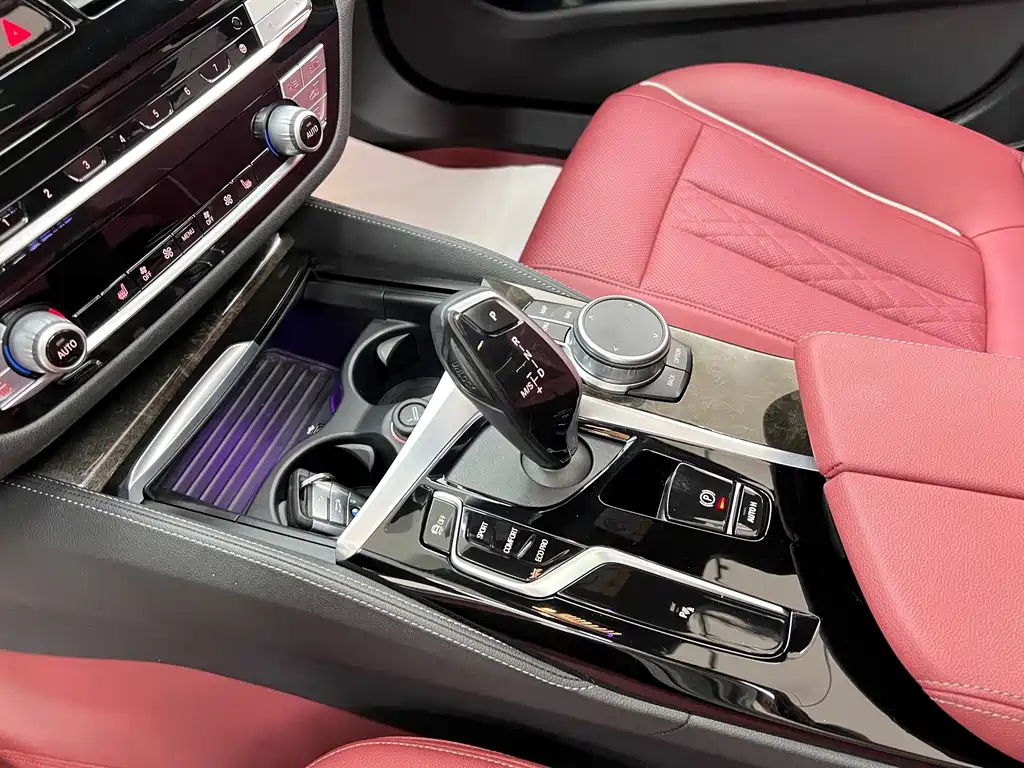 BMW 5 Series 2021 — фото 12