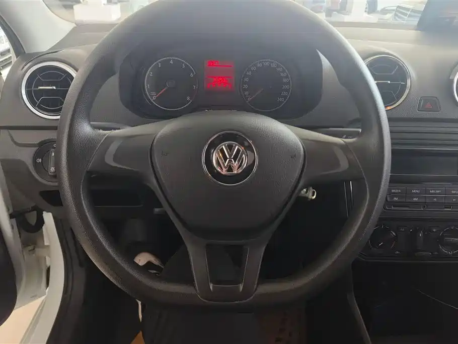 Volkswagen Jetta 2019 — фото 15