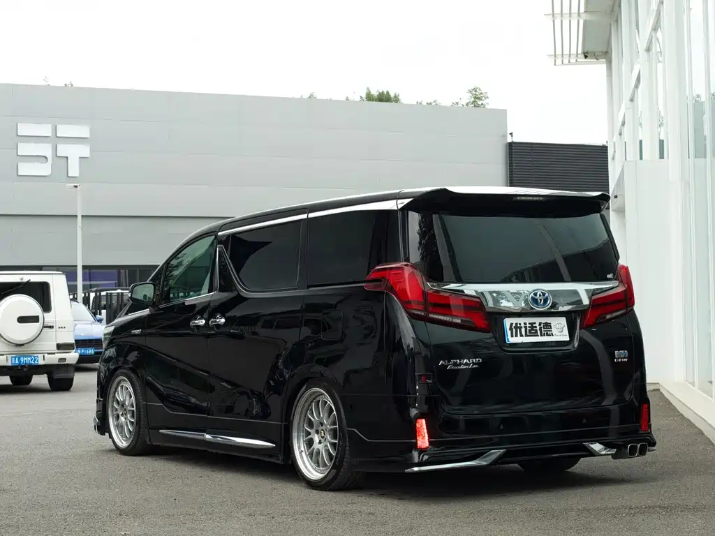Toyota Alphard 2019 — фото 3