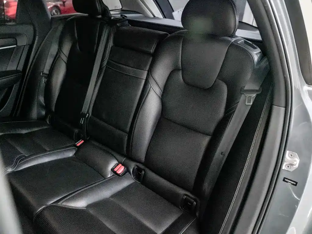 Volvo V90 2017 — фото 16