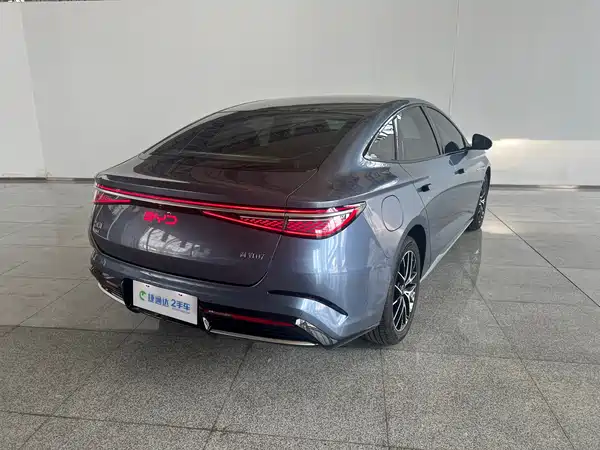 BYD Seal 07 DM-i 2025