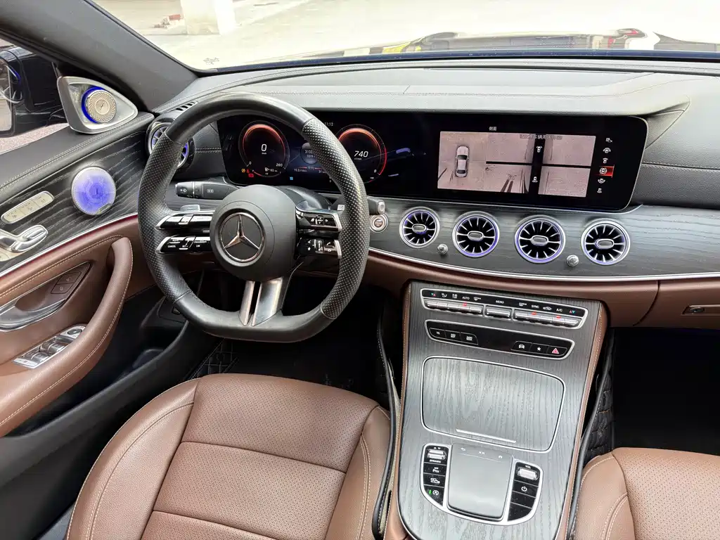 Mercedes-Benz E-Class 2023 — фото 13