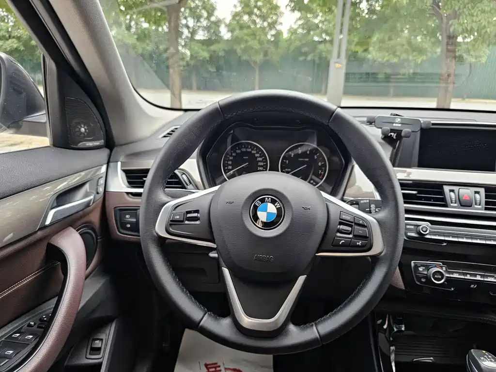 BMW X1 2018 — фото 12