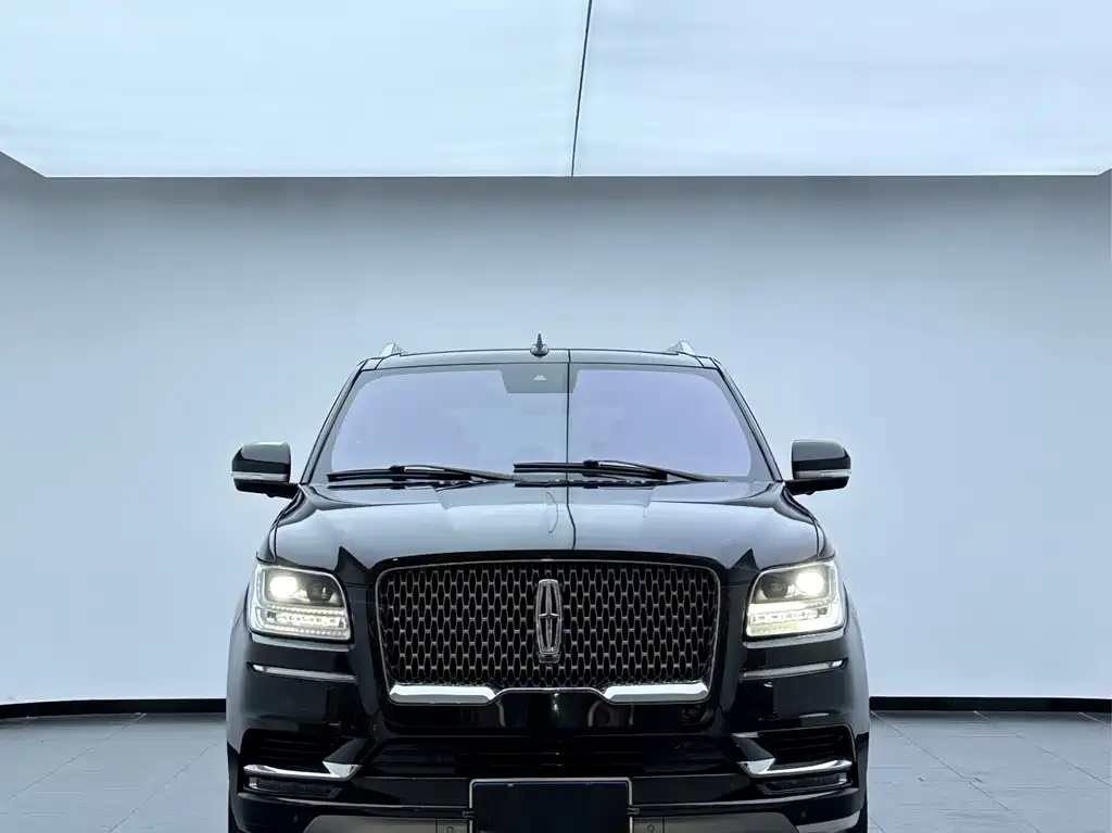 Lincoln Navigator 2021 — фото 2