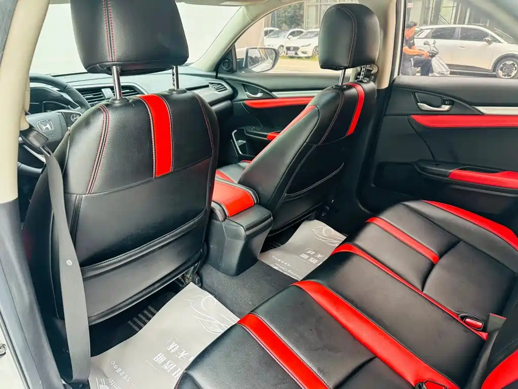 Honda Civic 2019 — фото 10
