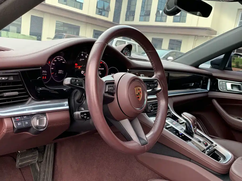 Porsche Panamera 2023 — фото 18