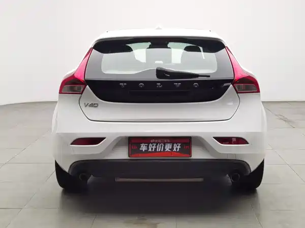 Volvo V40 2015