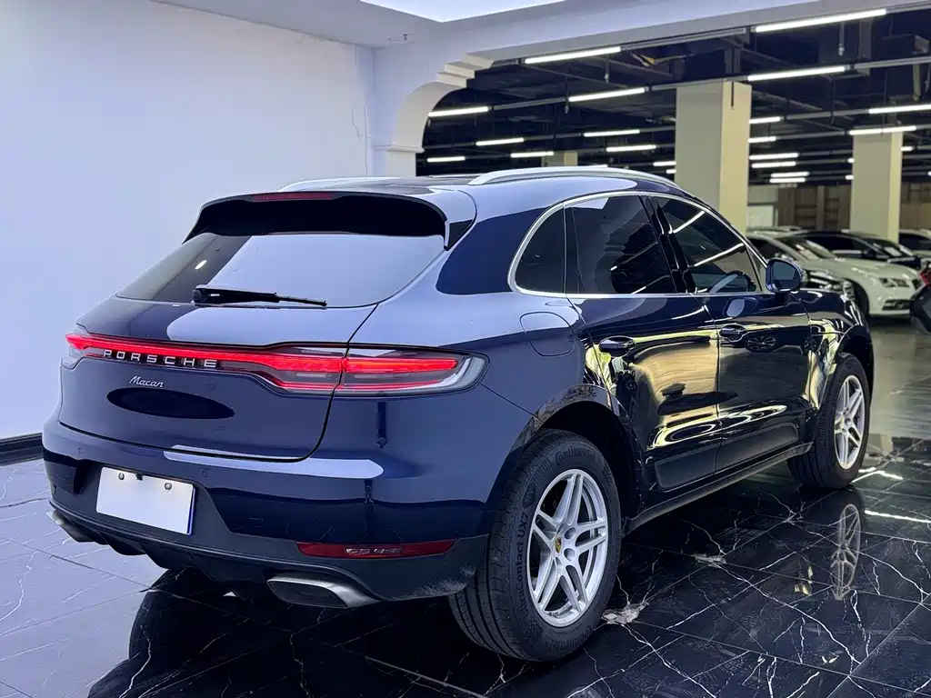 Porsche Macan 2019 — фото 23