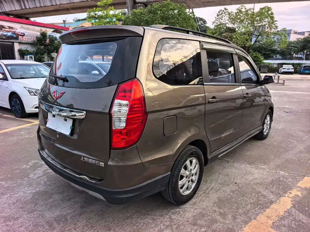 Wuling Hongguang 2014 — фото 5