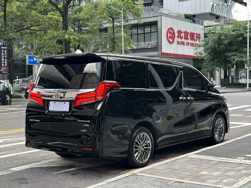 Toyota Alphard 2016 — фото 9