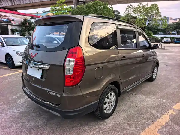 Wuling Hongguang 2014