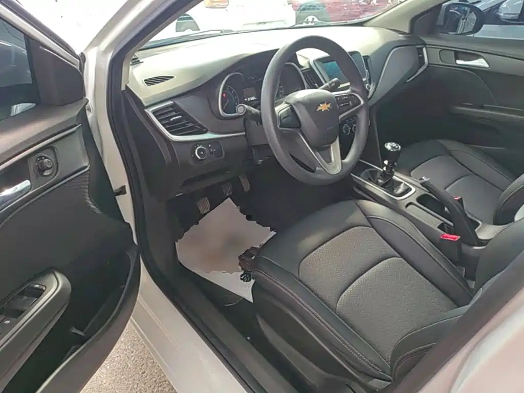 Chevrolet Cavalier 2017 — фото 16