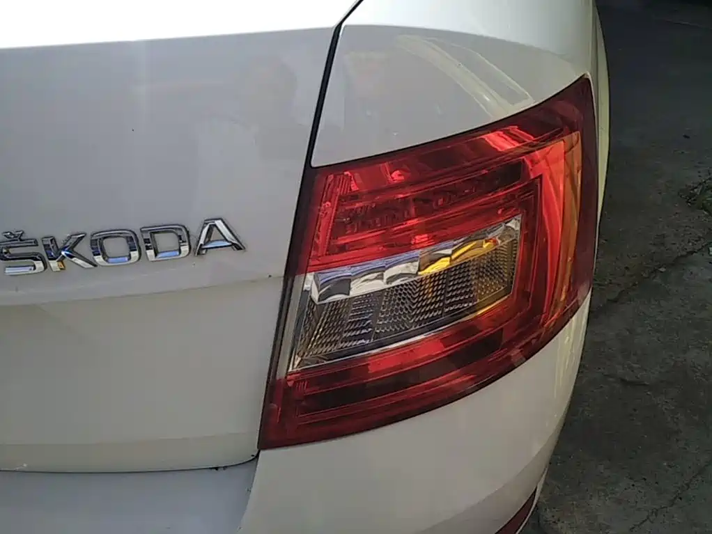 Skoda Octavia 2015 — фото 8