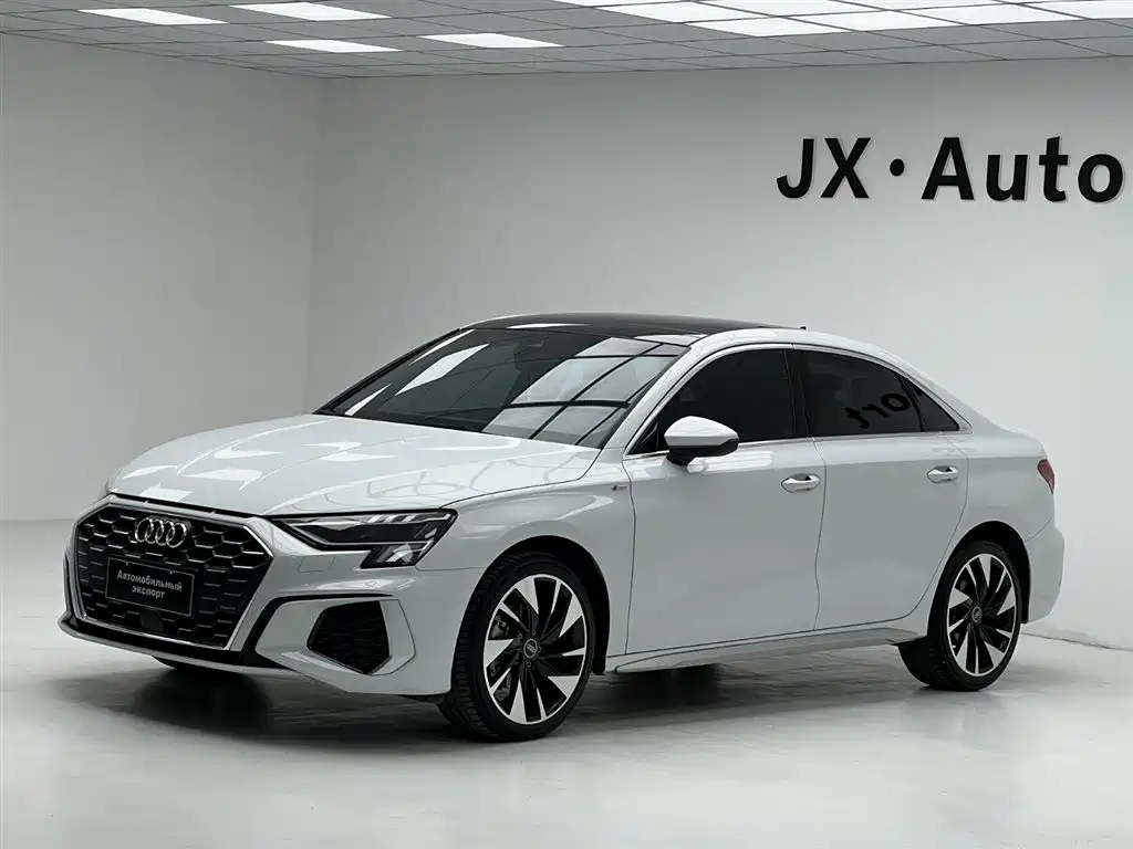 Audi A3 2022 — фото 1