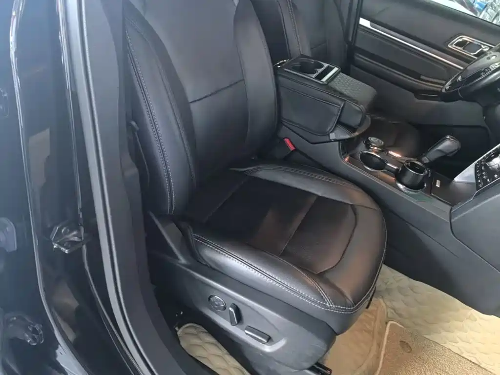 Ford Explorer 2017 — фото 25