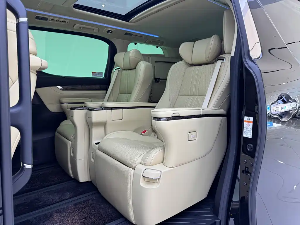 Toyota Alphard 2021 — фото 5