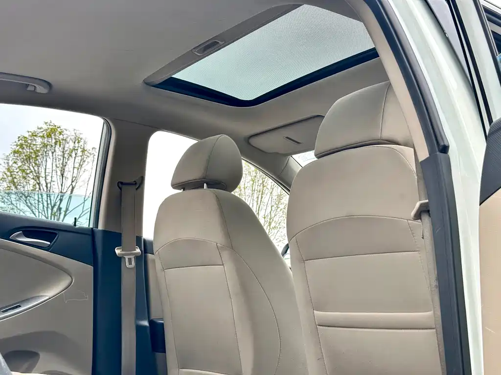 Hyundai Verna 2016 — фото 26
