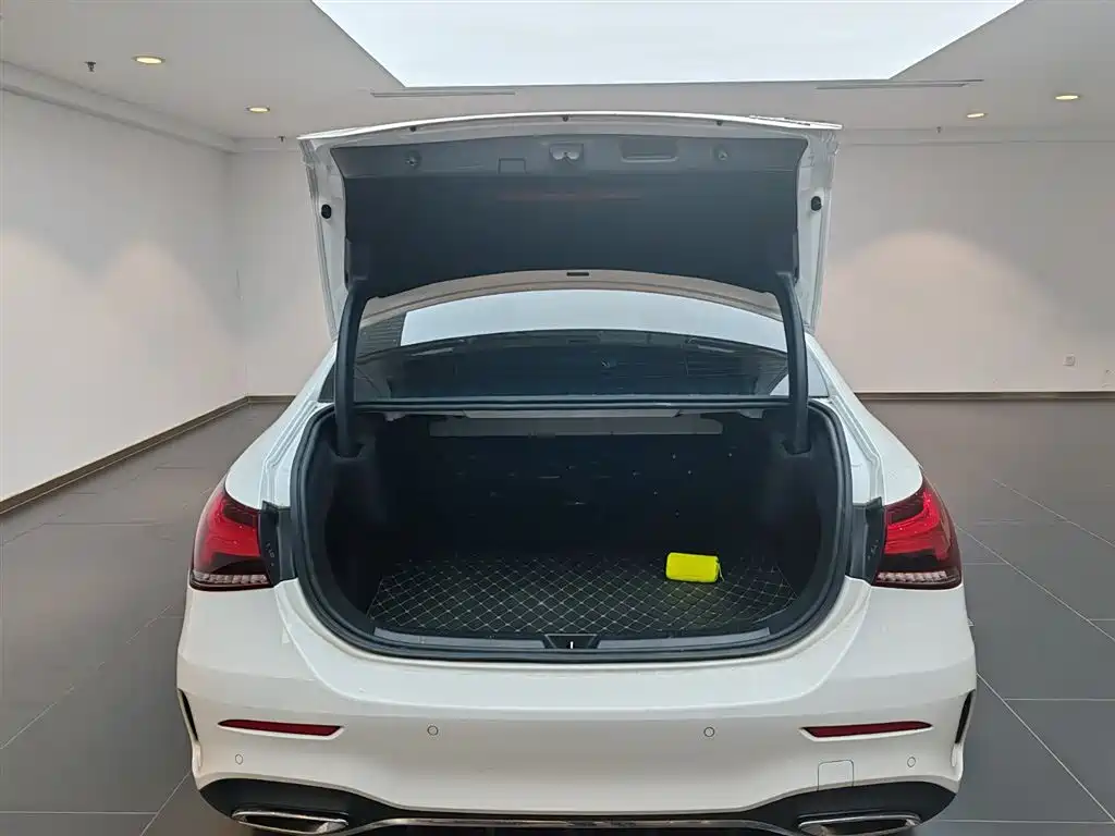 Mercedes-Benz A-Class 2023 — фото 16