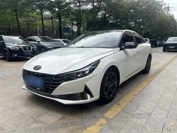 Hyundai Elantra 2021