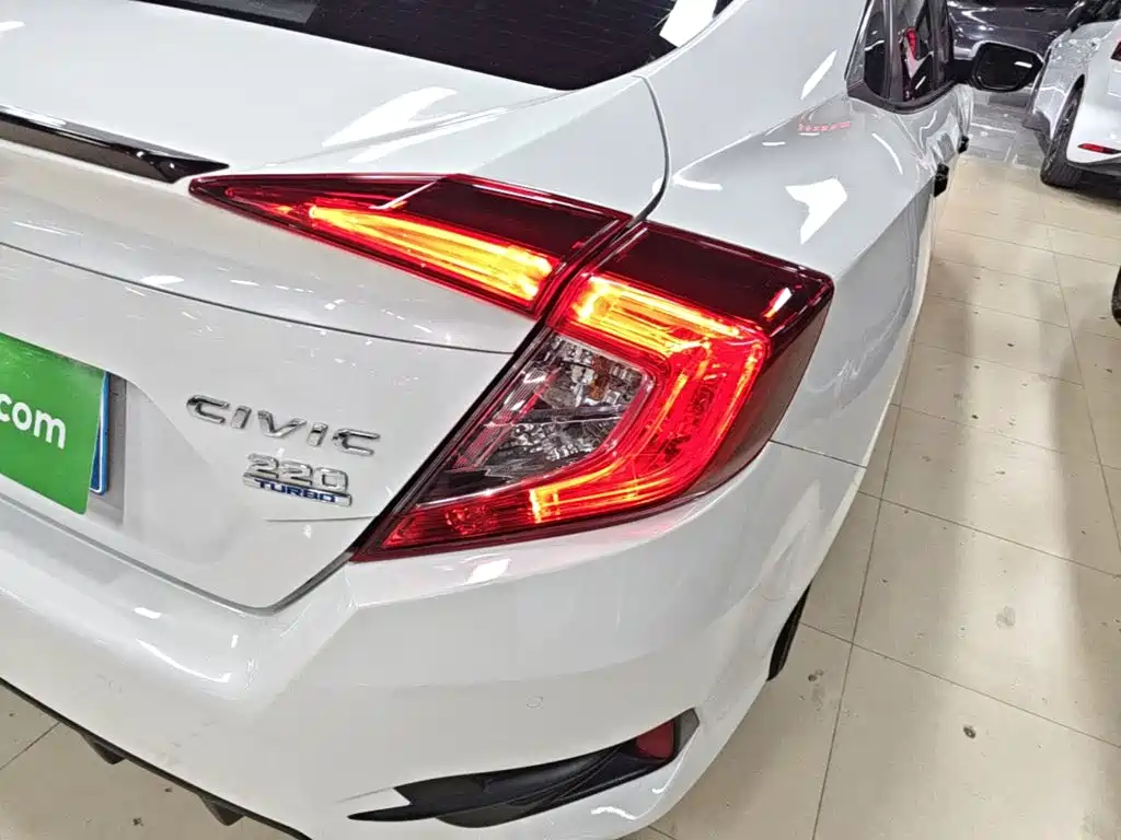 Honda Civic 2020 — фото 24