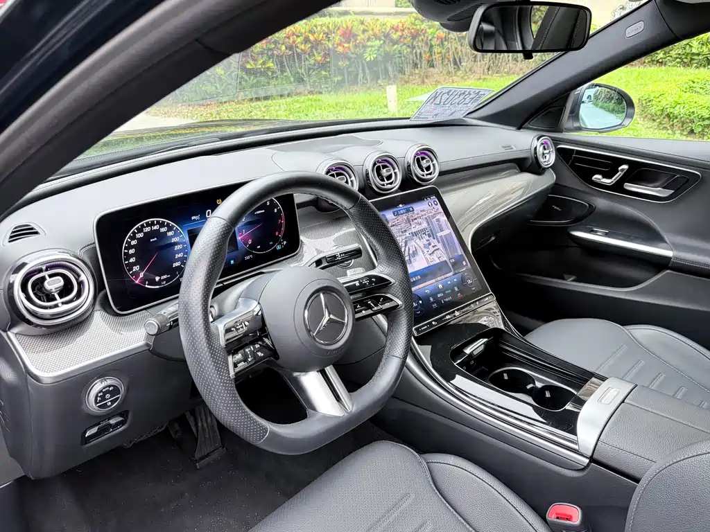 Mercedes-Benz C-Class 2024 — фото 10