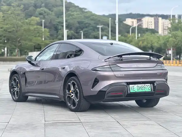 Xiaomi SU7 2024
