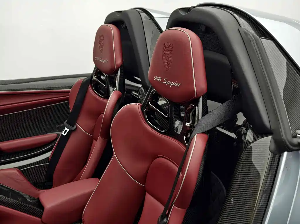 Porsche 918 Spyder 2016 — фото 10