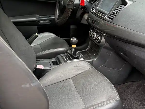 Mitsubishi Lancer EX 2012