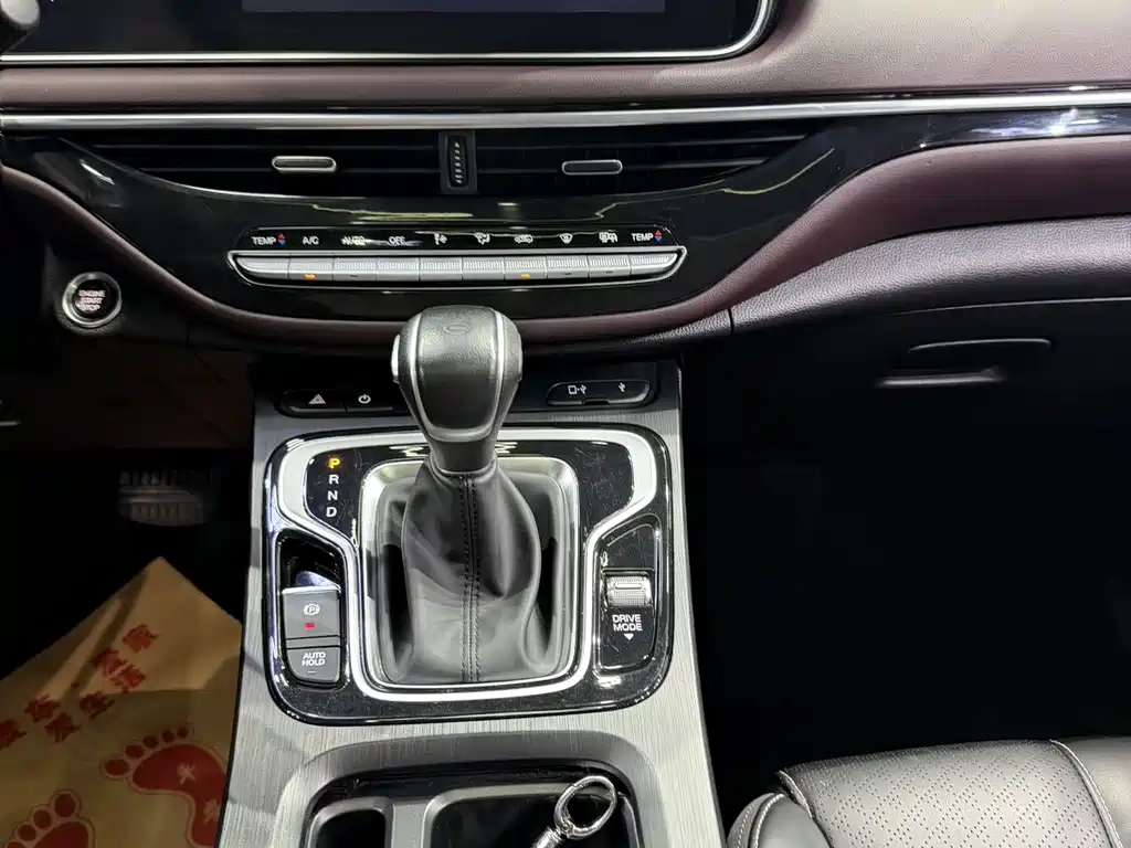 GAC Motor Trumpchi M6 2022 — фото 11
