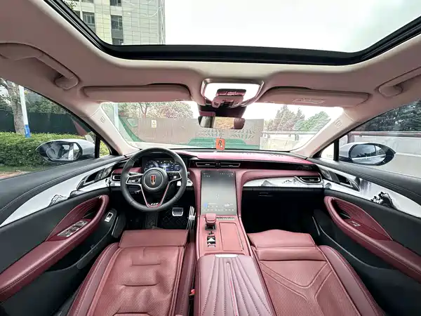 Hongqi H5 2025