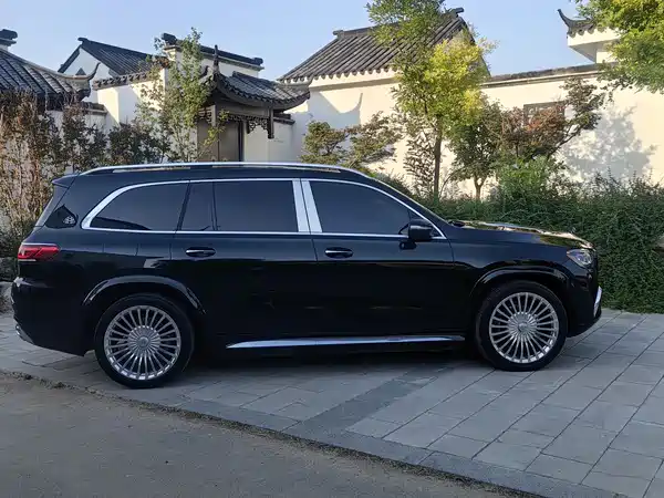Mercedes-Benz GLS 2023