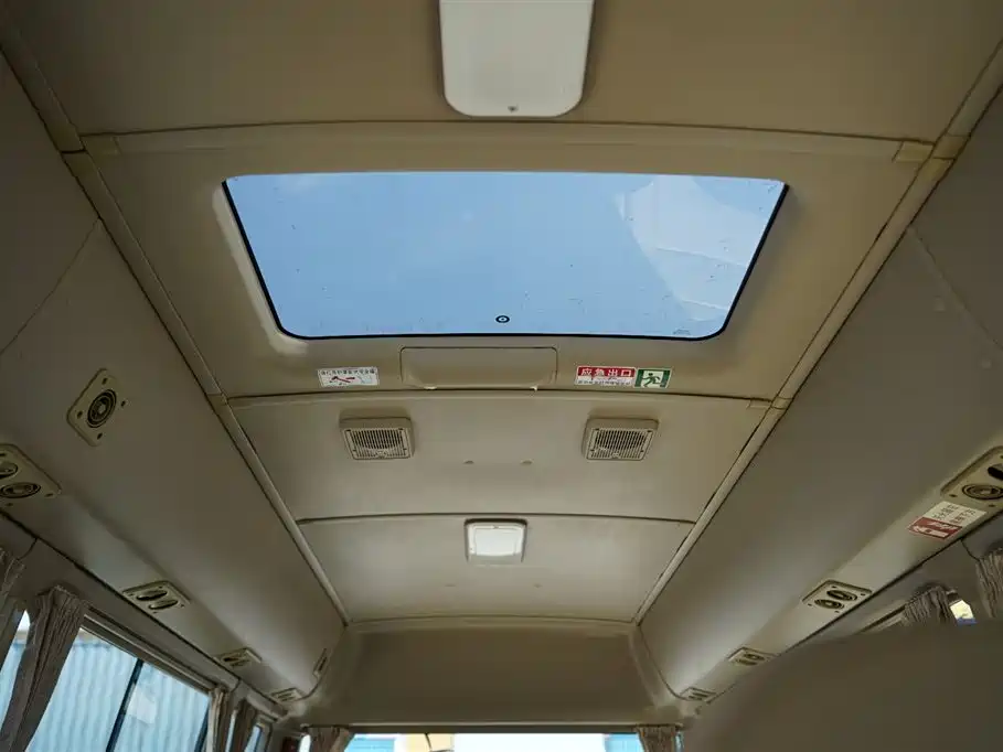 Toyota Coaster 2016 — фото 25